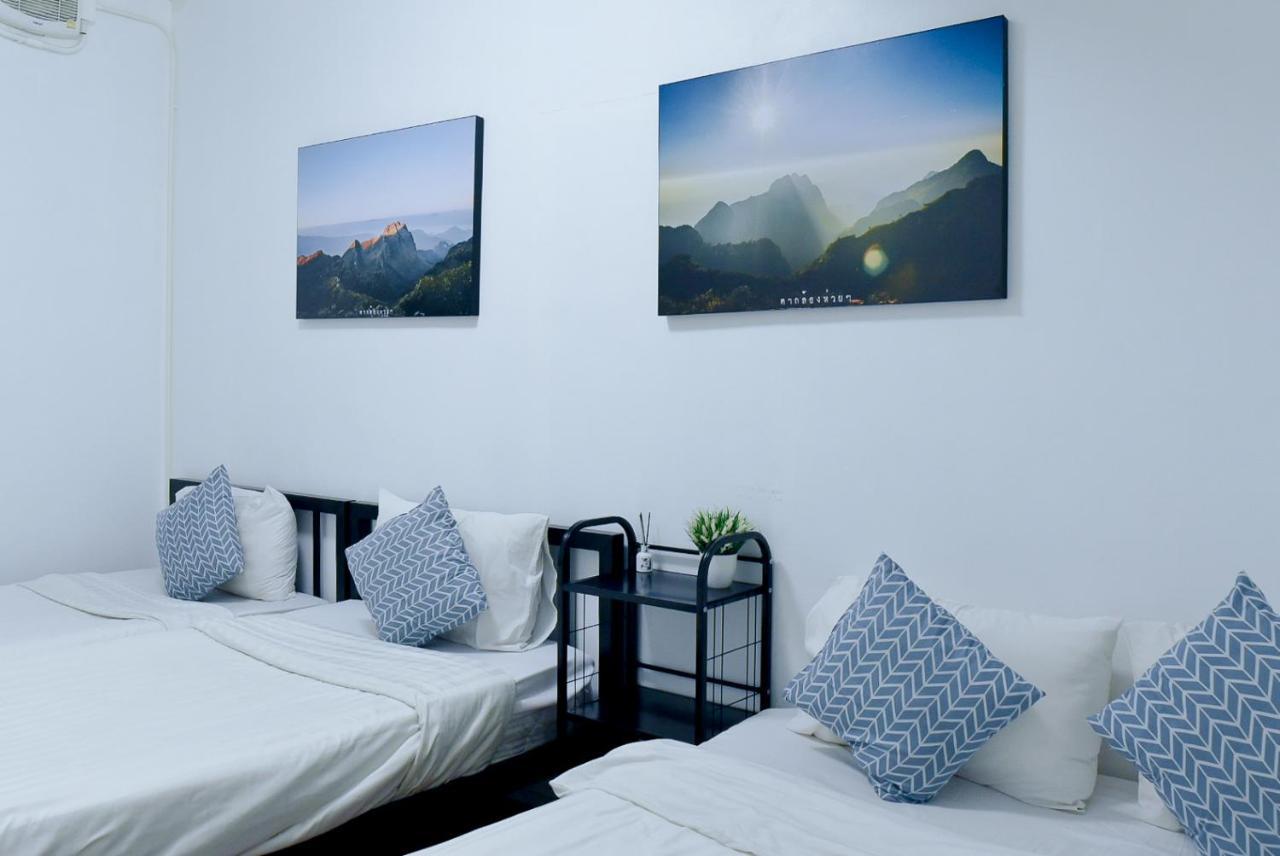 24 Poshtel Chiangmai Hostel Csiangmaj Kültér fotó